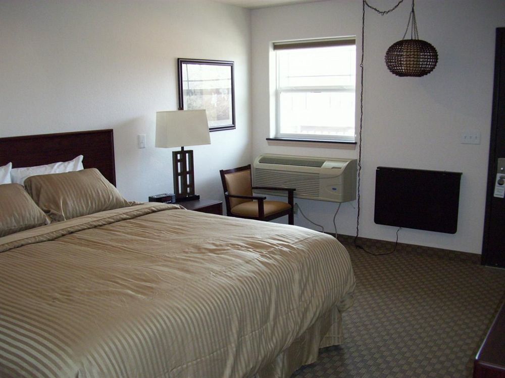 Price Pointe Inn Waukesha Exterior foto